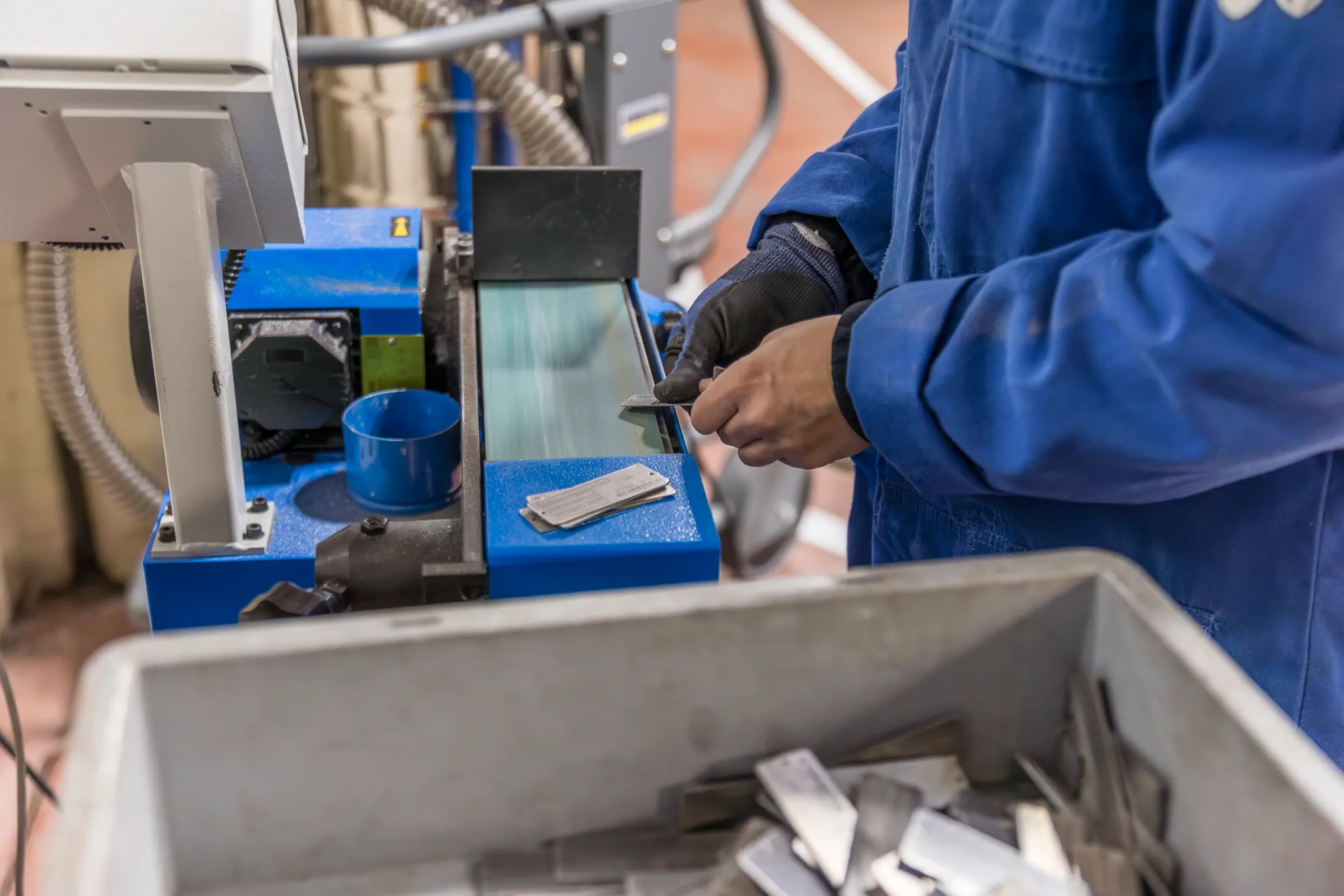 GID-Gravure-Ebavurage-Plaque-metal-V2